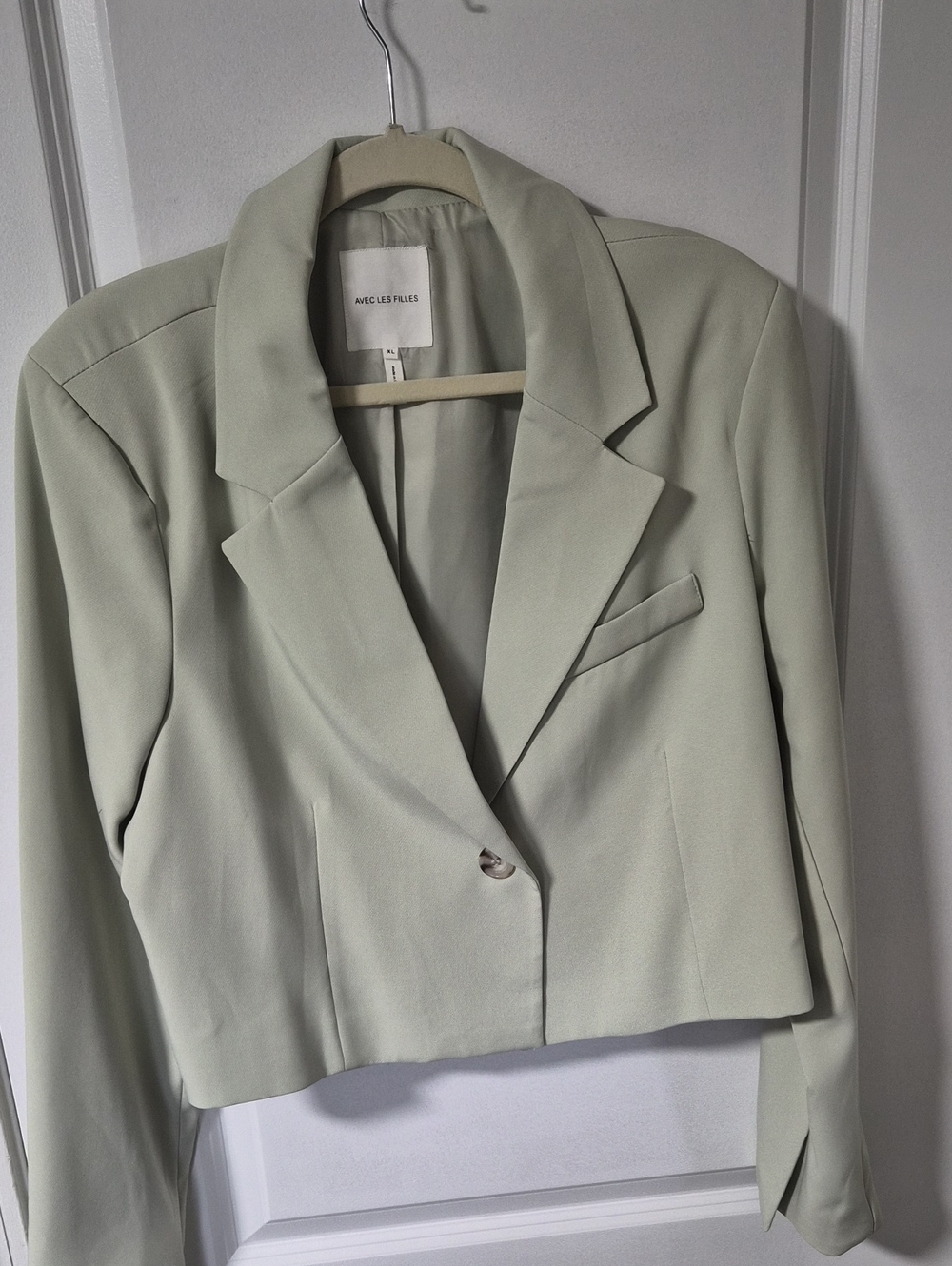 Avec Les Filles Light Sage Cropped Blazer